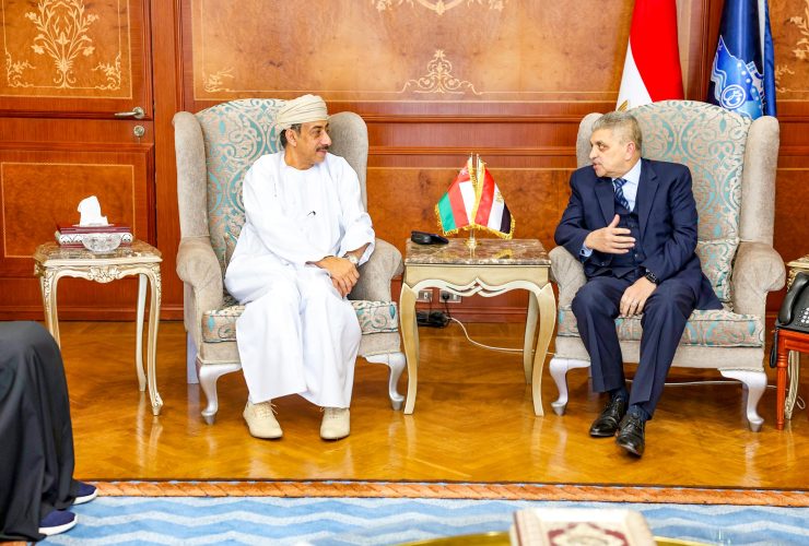 رئيس هيئة قناة السويس يستقبل سفير سلطنة عمان لدى القاهرة