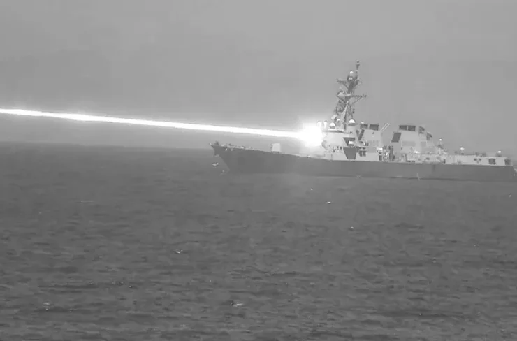 اختبار سلاح ليزر