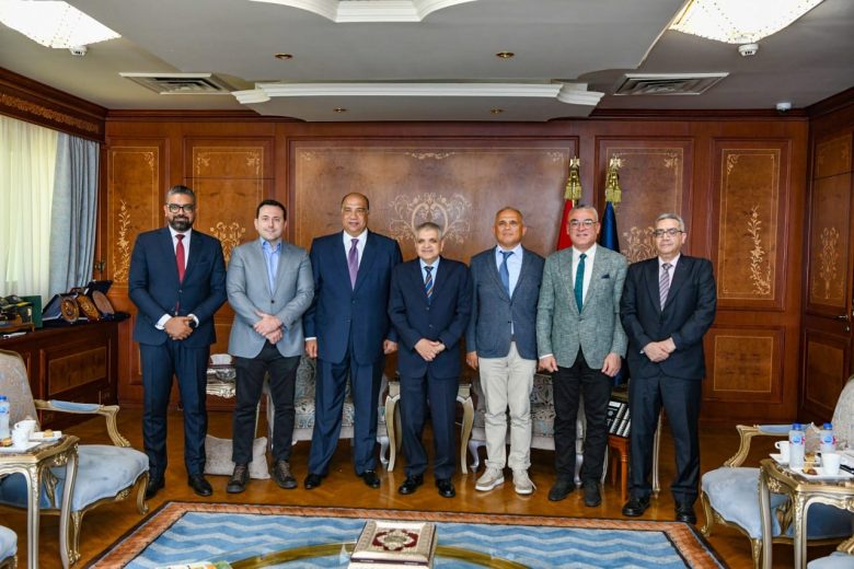 " UW" القبرصية