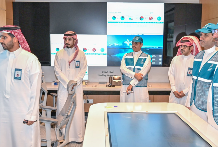 ميناء الملك عبدالعزيز بالدمام