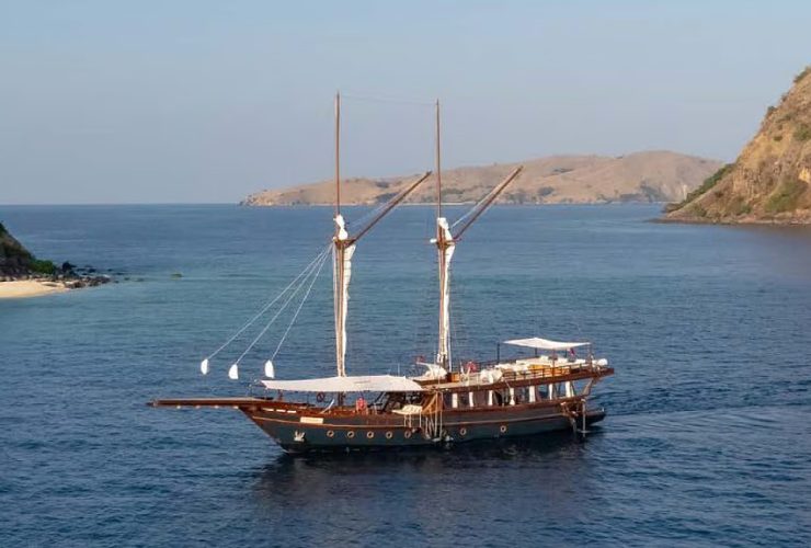 يخت "سانيا".. جوهرة بحرية جديدة في أسطول السياحة الإندونيسية