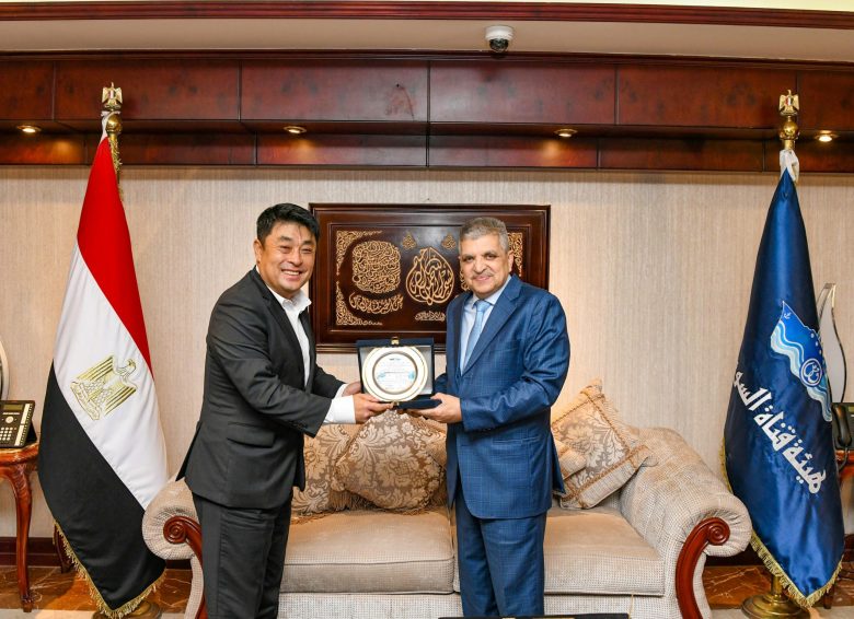 قناة السويس