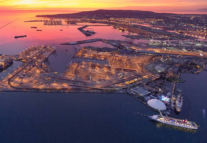 ميناء لونغ بيتش