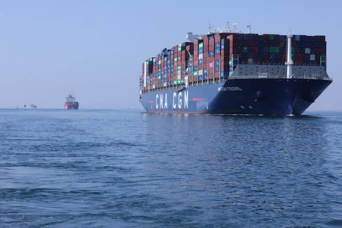 الخطوط الملاحية العالمية