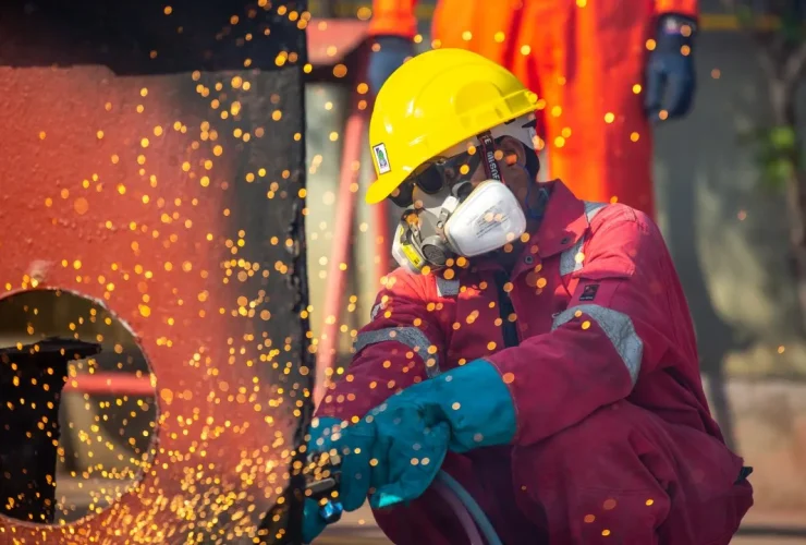 تقارير تحذر من فيضان الحاويات: القطاع يحتاج إلى التخلص من 4.5 مليون حاوية لإعادة التوازن