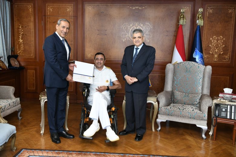 قناة السويس