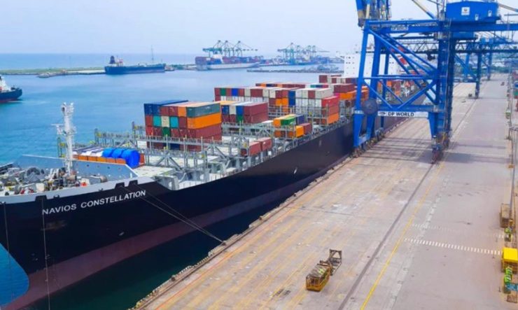 عملاقا الشحن اليونانيان يوسعان أسطولهما بطلبات جديدة لتعزيز القدرة التنافسية