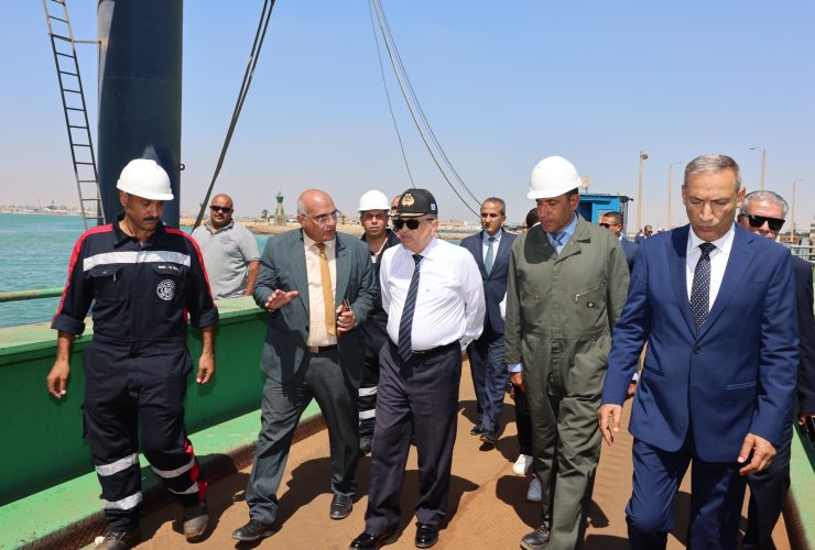 رئيس هيئة قناة السويس يتفقد منشآت السويس ويشدد على الجودة والكفاءة