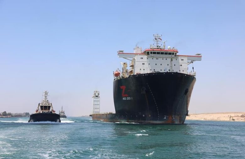 مضيق باب المندب يتنفس الصعداء.. عودة حذرة للملاحة وسط بحر من المخاطر المتربصة