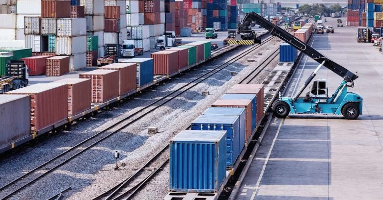 "جلفتينر" تفتتح أول مستودع حاويات بري في الشارقة لتعزيز مكانة الإمارات كمركز لوجستي عالمي