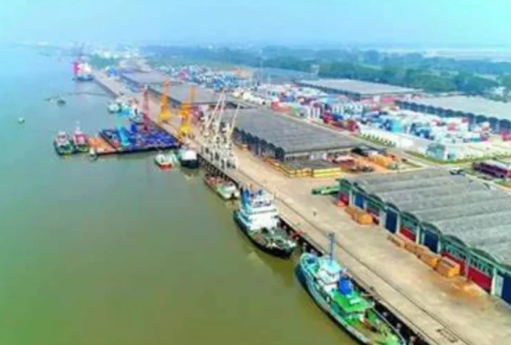 ميناء مونجلا البنجلاديشي يحقق نموا قياسيا في مناولة الحاويات