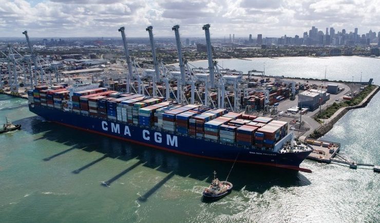 CMA CGM تعلن عن رسوم إضافية لموسم الذروة على شحنات دوالا
