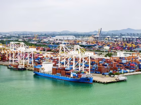 ميناء "باراديب" يسجل أسرع معدل مناولة للبضائع في تاريخ الموانئ الهندية بتجاوز 75 مليون طن متري