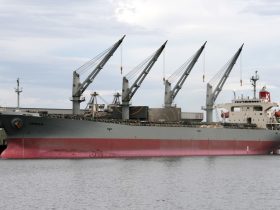 ارتفاع حركة التداول بموانئ البحر الأحمر: 11000 طن بضائع و 600 شاحنة في 24 ساعة