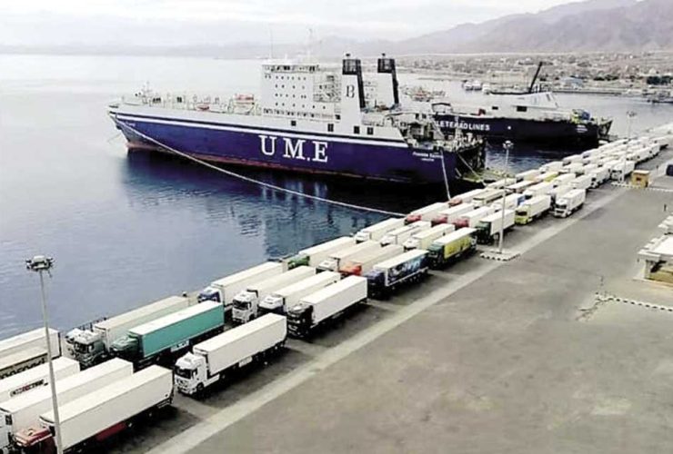 نشاط مكثف بموانئ البحر الأحمر.. تداول 15 ألف طن من البضائع ووصول 1350 راكبا