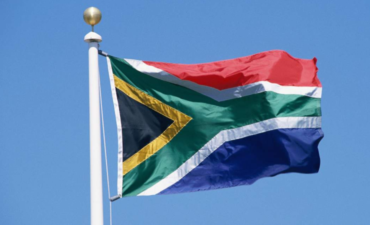 موانئ جنوب أفريقيا تسجل إنجازًا تاريخيًا: مناولة قياسية تعيد الأمل لقطاع الشحن