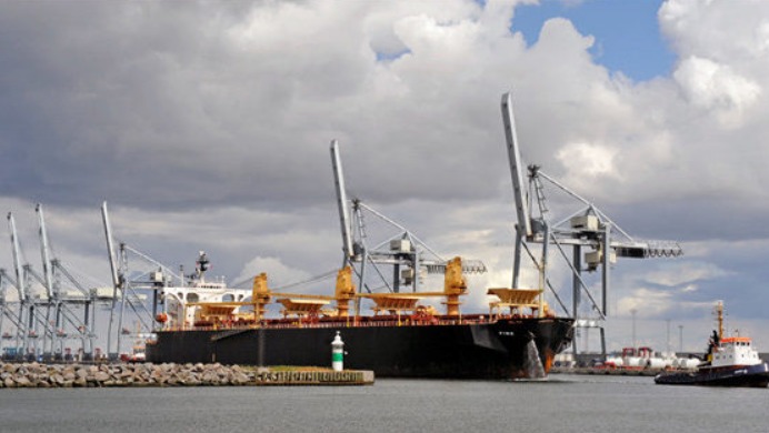 إنجاز قياسي.. ميناء آرهوس الدنماركي يحطم الأرقام القياسية في مناولة الحاويات والشحن