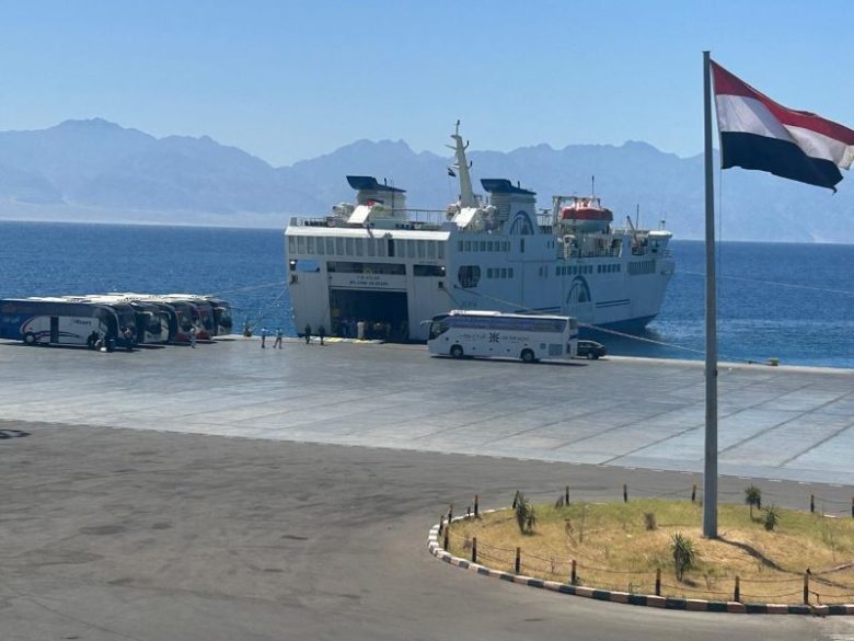 نشاط مكثف بموانئ البحر الأحمر: تداول 64 ألف طن بضائع وتصدير 50 ألف طن فوسفات إلى الهند