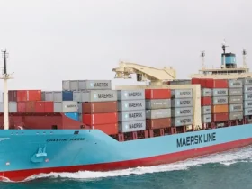 "ميرسك" تغير علم سفينتين إلى الهندي: عمالقة الشحن يتسابقون للاستثمار في "جيفت سيتي" كمركز بحري عالمي