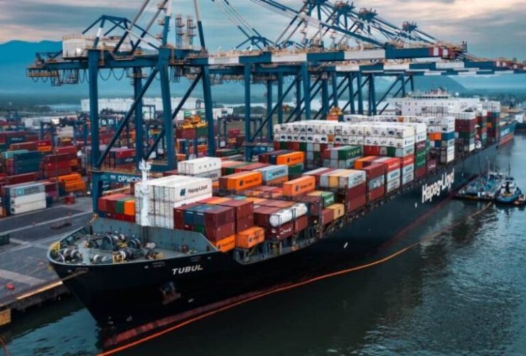 موانئ دبي العالمية وهاباج-لويد تجددان اتفاقية استراتيجية مدتها 10 سنوات لتعزيز اللوجستيات في ميناء سانتوس البرازيلي