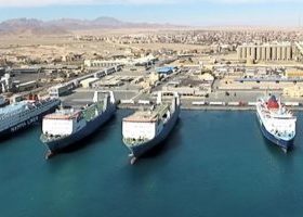 موانئ البحر الأحمر تتداول 12 ألف طن بضائع و600 شاحنة في يوم واحد