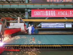 "هودونج-تشونجهوا" تحقق إنجازا مزدوجا لتعزيز قوة الصين البحرية في قطاع الغاز والحاويات