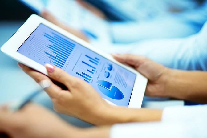 حجوزات استيراد الحاويات الأمريكية تتخلف عن وتيرة 2024 وسط تباطؤ في إعادة التخزين