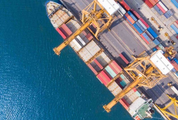 ميناء كوناكري يضيف 7 آلات مناولة جديدة لتعزيز سعته التشغيلية ودعم "الزخم الاقتصادي"