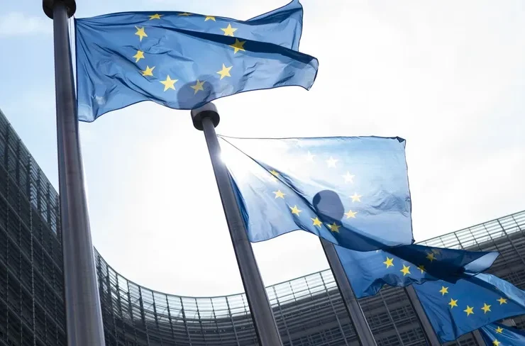 الاتحاد الأوروبي يجهز خطة "التنفيذ" للمرحلة الثانية من اتفاق التجارة مع واشنطن: تركيز على الرسوم والنفاذ للأسواق