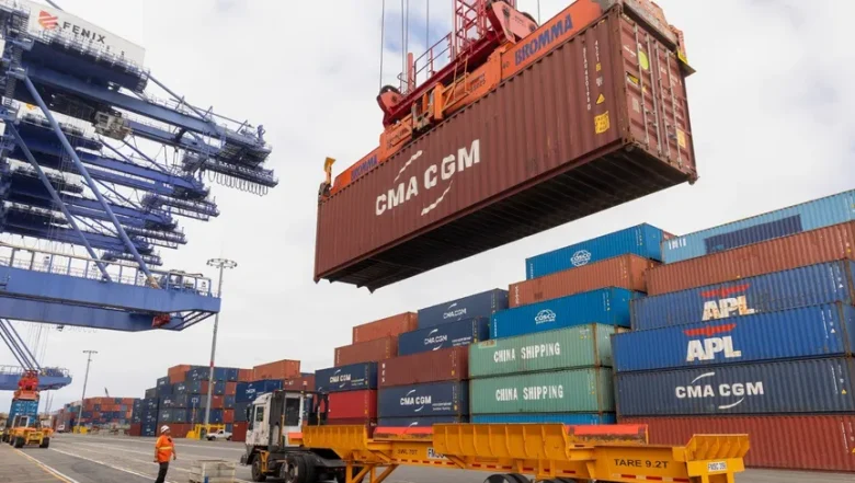 ثالث أكبر شركة شحن عالمية "CMA CGM" تتأهب لـ "عام صعب" في 2026