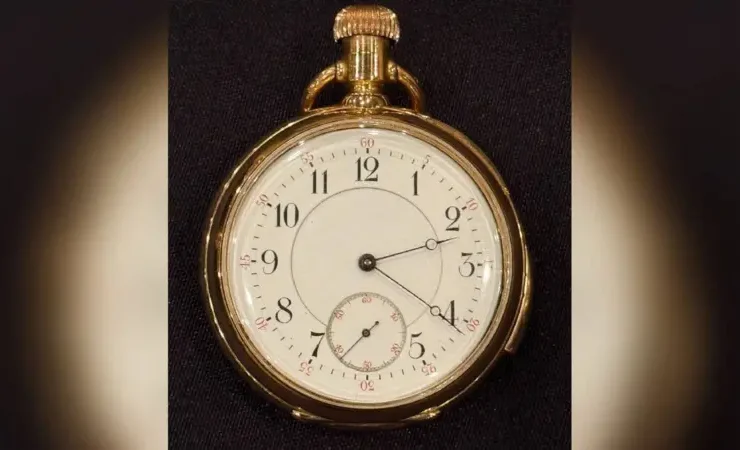 ساعة جيب ذهبية لملياردير أمريكي من ركاب "تيتانيك" مرشحة للبيع بمليون جنيه استرليني في المزاد