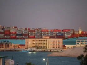 مصر تستثمر مليار دولار لإنشاء 4 محطات لتموين السفن بالغاز الطبيعي المسال بحلول 2030