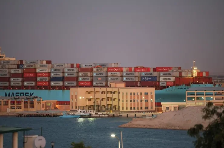 مصر تستثمر مليار دولار لإنشاء 4 محطات لتموين السفن بالغاز الطبيعي المسال بحلول 2030