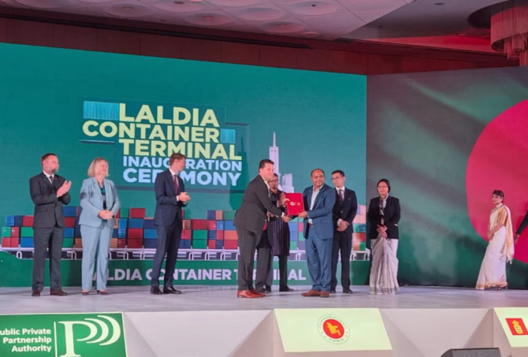 الحكومة توقع اتفاقية امتياز تاريخية لمدة 30 عاما مع APM Terminals لتطوير محطة لالديا للحاويات