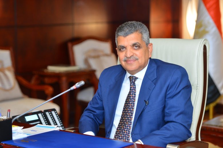 رئيس هيئة قناة السويس