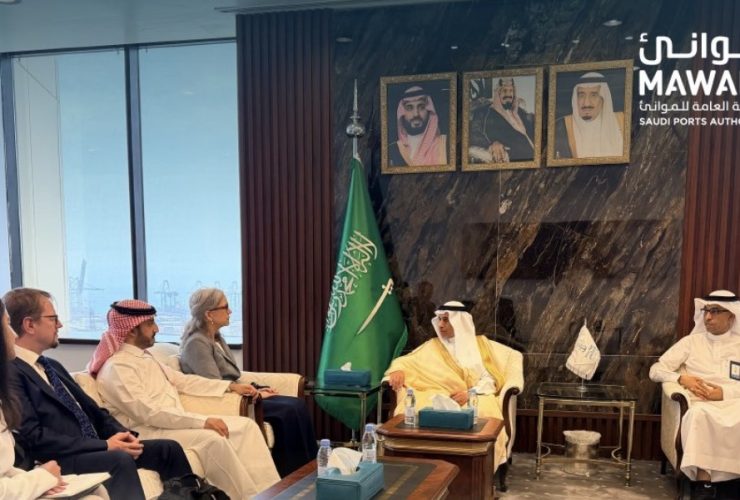الموانئ