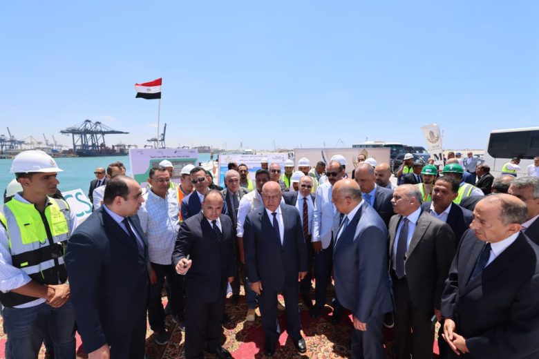 وزير النقل المصري