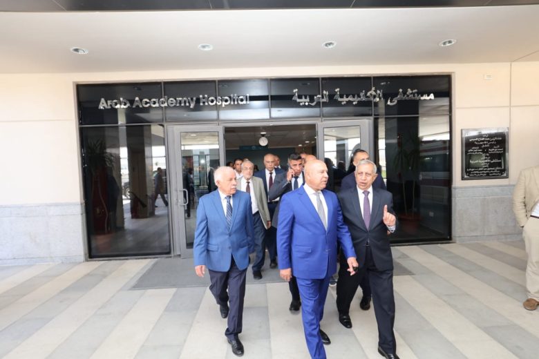 وزير النقل المصري